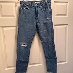 Levi's Women's Straight Leg Jeans in Distressed Blue